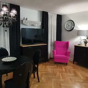 https://apartament-twarda.warsawhotelspoland.com